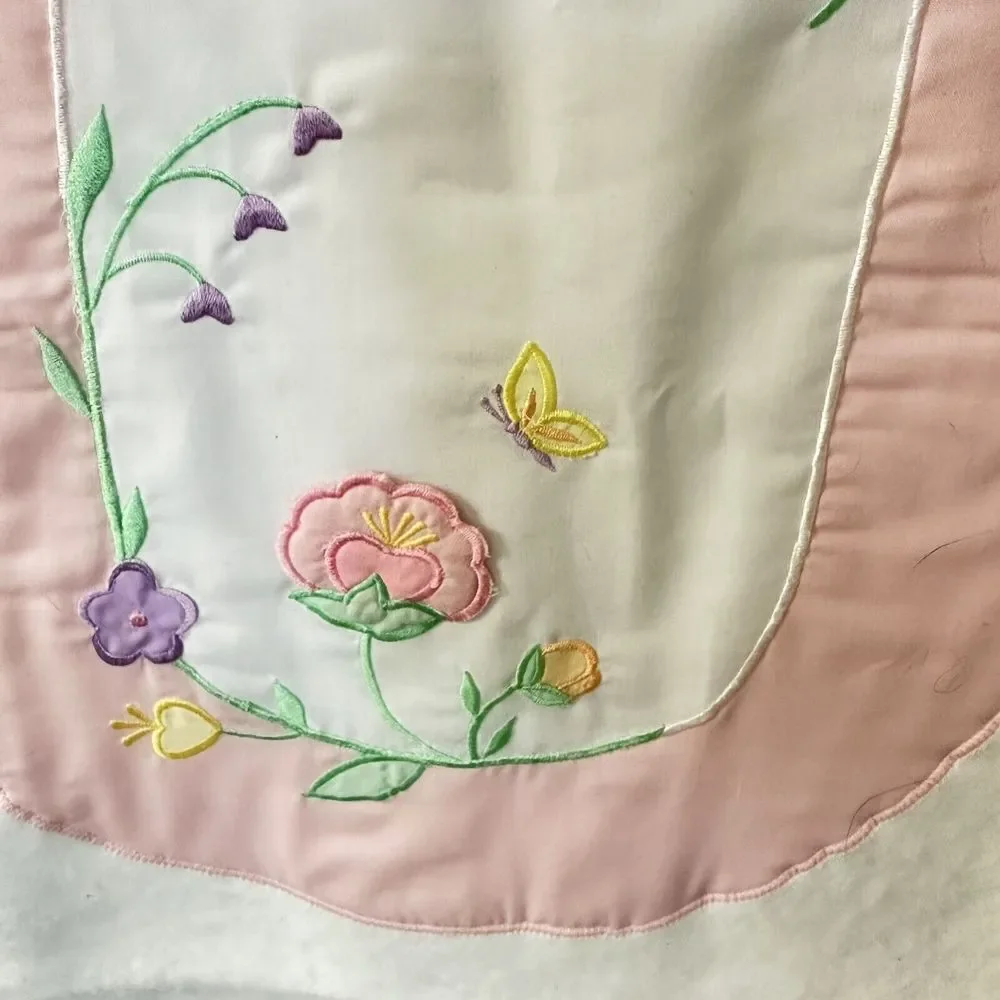 Vintage QUILTEX BABY BLANKET white Letter O Monogram with Flowers USA UNION MADE